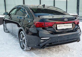 Подержанный автомобиль Kia Cerato Sedan 2021 года (3 фото)
