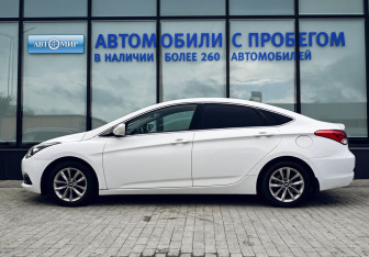 Подержанный автомобиль Hyundai i40 Sedan 2016 года (2 фото)
