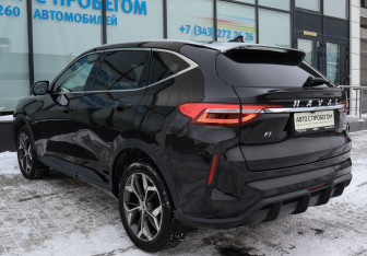 Подержанный автомобиль Haval F7 2022 года (3 фото)