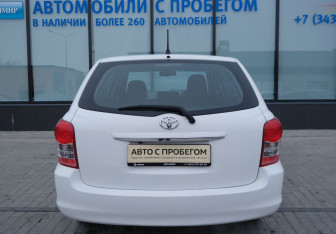 Подержанный автомобиль Toyota Corolla Wagon 2009 года (4 фото)