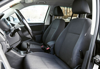Подержанный автомобиль Volkswagen Tiguan 2012 года (14 фото)