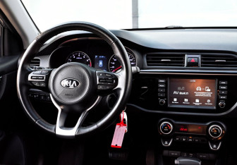 Подержанный автомобиль Kia Rio Hatchback 2020 года (19 фото)