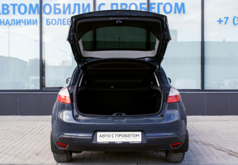 Подержанный автомобиль Renault Megane Hatchback 2013 года (18 фото)
