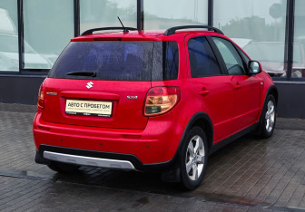 Подержанный автомобиль Suzuki SX4 Hatchback 2010 года (17 фото)