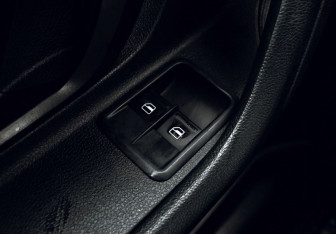 Подержанный автомобиль Skoda Fabia Hatchback 2010 года (12 фото)