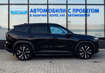 Подержанный автомобиль Geely Atlas 2024 года (6 фото)