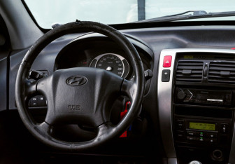 Подержанный автомобиль Hyundai Tucson 2007 года (18 фото)