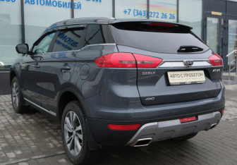 Подержанный автомобиль Geely Atlas 2021 года (3 фото)