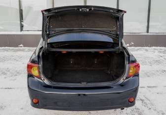 Подержанный автомобиль Toyota Corolla Sedan 2008 года (17 фото)