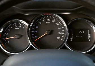 Подержанный автомобиль Renault Duster 2020 года (17 фото)