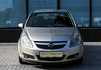Подержанный автомобиль Opel Corsa 2008 года (8 фото)
