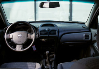 Подержанный автомобиль Nissan Almera Classic 2007 года (16 фото)