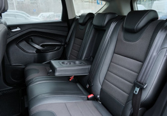 Подержанный автомобиль Ford Kuga 2014 года (18 фото)