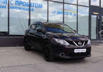 Подержанный автомобиль Nissan Qashqai 2014 года (7 фото)