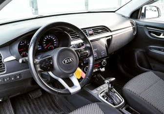 Подержанный автомобиль Kia Rio Hatchback 2019 года (15 фото)