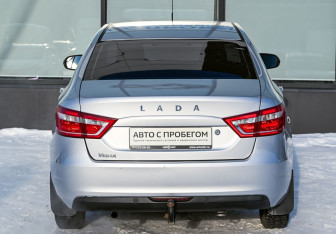 Подержанный автомобиль LADA (ВАЗ) Vesta Sedan 2016 года (4 фото)