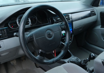 Подержанный автомобиль Chevrolet Lacetti Sedan 2012 года (9 фото)