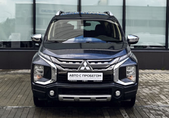 Подержанный автомобиль Mitsubishi Xpander 2022 года (8 фото)