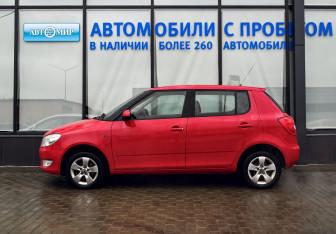 Подержанный автомобиль Skoda Fabia Hatchback 2010 года (2 фото)