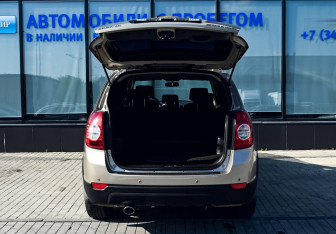 Подержанный автомобиль Chevrolet Captiva 2008 года (19 фото)