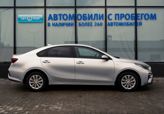Подержанный автомобиль Kia Cerato Sedan 2019 года (6 фото)