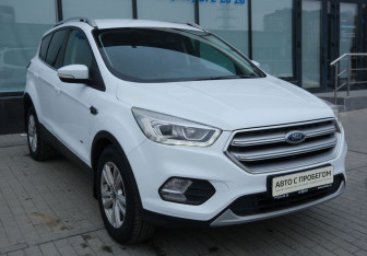 Подержанный автомобиль Ford Kuga 2017 года (7 фото)