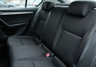 Подержанный автомобиль Skoda Octavia Liftback 2020 года (18 фото)