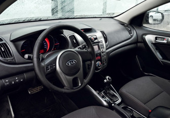 Подержанный автомобиль Kia Cerato Sedan 2011 года (14 фото)