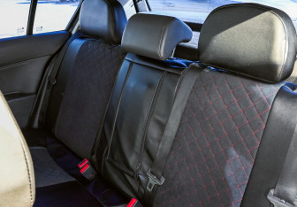 Подержанный автомобиль Opel Astra Hatchback 2005 года (15 фото)