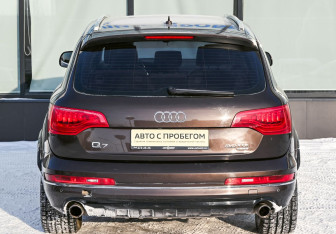 Подержанный автомобиль Audi Q7 2010 года (4 фото)