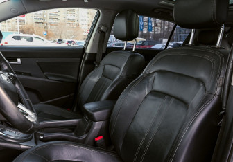 Подержанный автомобиль Kia Sportage 2011 года (9 фото)