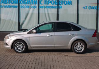 Подержанный автомобиль Ford Focus Sedan 2008 года (2 фото)