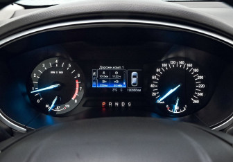 Подержанный автомобиль Ford Mondeo Sedan 2016 года (9 фото)