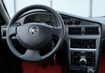 Подержанный автомобиль Daewoo Nexia Sedan 2011 года (10 фото)