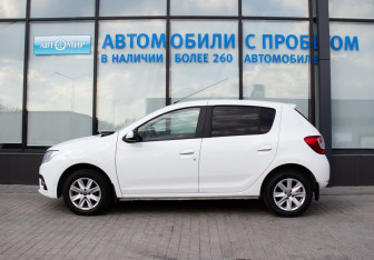 Подержанный автомобиль Renault Sandero 2018 года (2 фото)