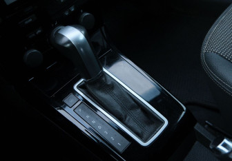 Подержанный автомобиль Opel Astra Hatchback 2008 года (14 фото)