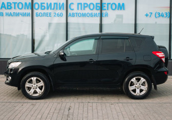 Подержанный автомобиль Toyota RAV4 2010 года (2 фото)