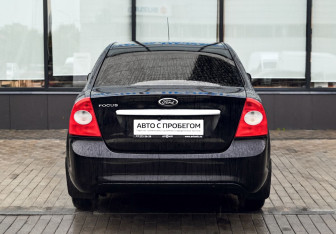 Подержанный автомобиль Ford Focus Sedan 2008 года (4 фото)