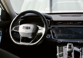 Подержанный автомобиль Geely Atlas Pro 2023 года (20 фото)