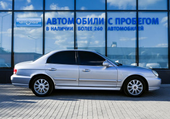 Подержанный автомобиль Hyundai Sonata 2004 года (6 фото)