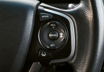 Подержанный автомобиль Honda Stepwgn 2016 года (11 фото)