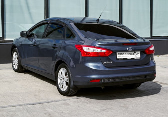 Подержанный автомобиль Ford Focus Sedan 2012 года (3 фото)