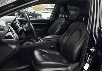 Подержанный автомобиль Toyota Camry Sedan 2019 года (16 фото)