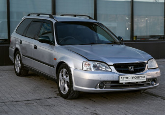 Подержанный автомобиль Honda Orthia 2000 года (7 фото)