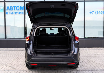 Подержанный автомобиль Chevrolet Orlando 2020 года (20 фото)