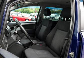 Подержанный автомобиль Opel Zafira Compactvan 2011 года (14 фото)