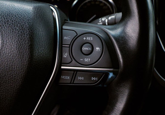 Подержанный автомобиль Toyota Camry Sedan 2021 года (13 фото)