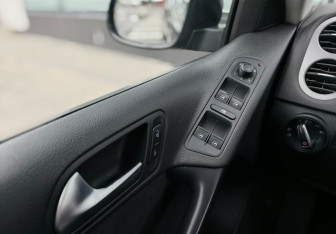 Подержанный автомобиль Volkswagen Tiguan 2016 года (13 фото)