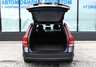 Подержанный автомобиль Kia Ceed Wagon 2010 года (20 фото)