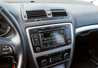 Подержанный автомобиль Skoda Octavia Liftback 2013 года (10 фото)